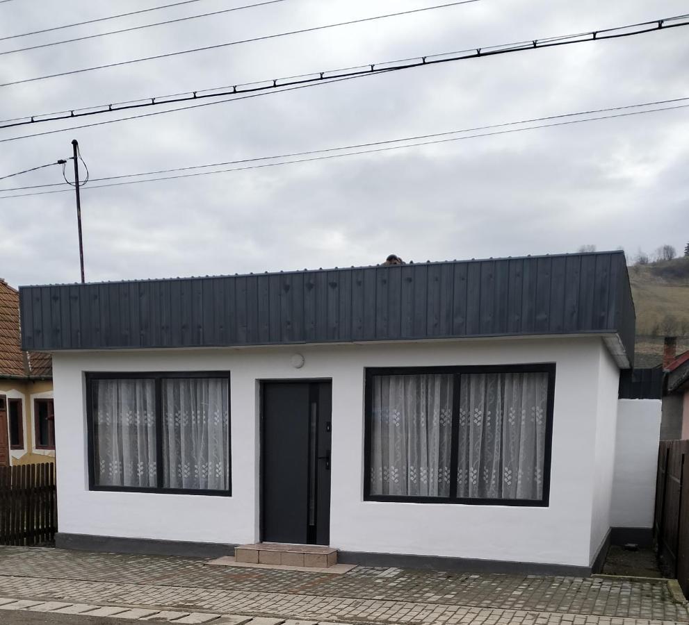 Kub A Villa Salamás Kültér fotó